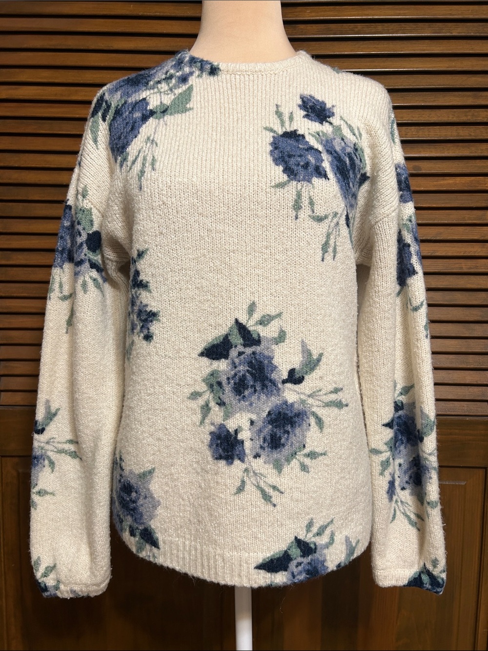 Knox Rose Crewneck Faded Blue and Green Floral Pattern Long Sleeves Size XS